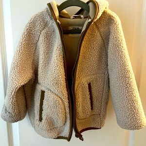 Zara kids size 3/4, Sherpa zip up jacket with hood. Beige with brown details.